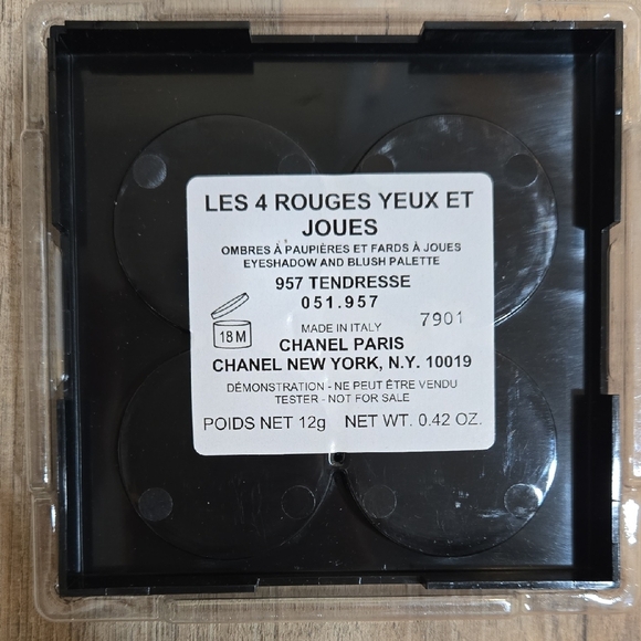 New! CHANEL Eyeshadow and Blush Palette - Tendresse - Picture 3 of 3